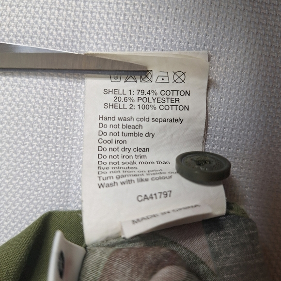 A Bathing Ape Brand " The Camo Ape" button-down short sleeve unity shirt size L. - Picture 16 of 16